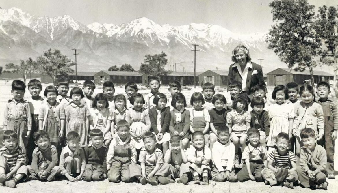 <p><em>Manzanar </em>(1971)</p>